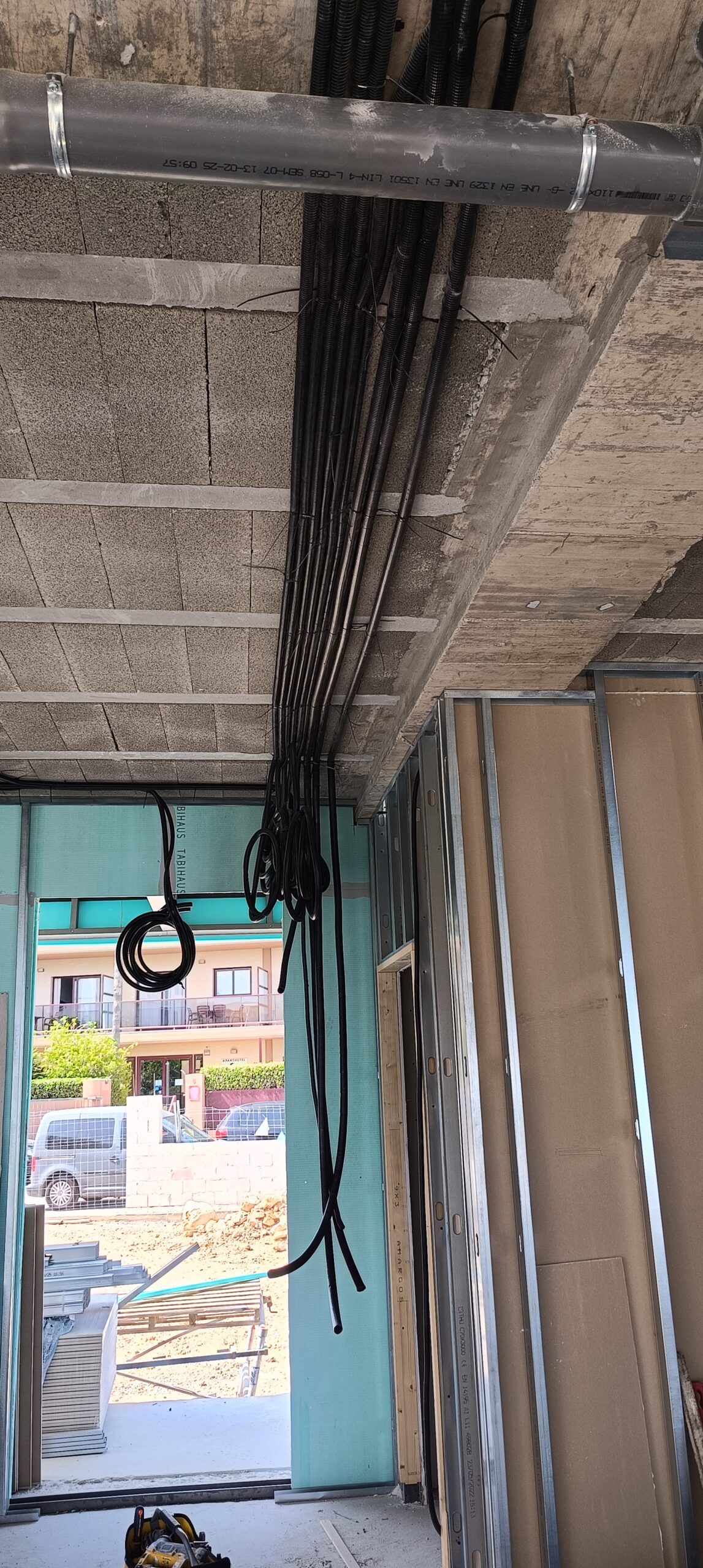 Cuadro eléctrico renovado en Valencia - electricista Neocvark - Neocvark | Electricista en Valencia Cuadro eléctrico renovado en Valencia - electricista Neocvark