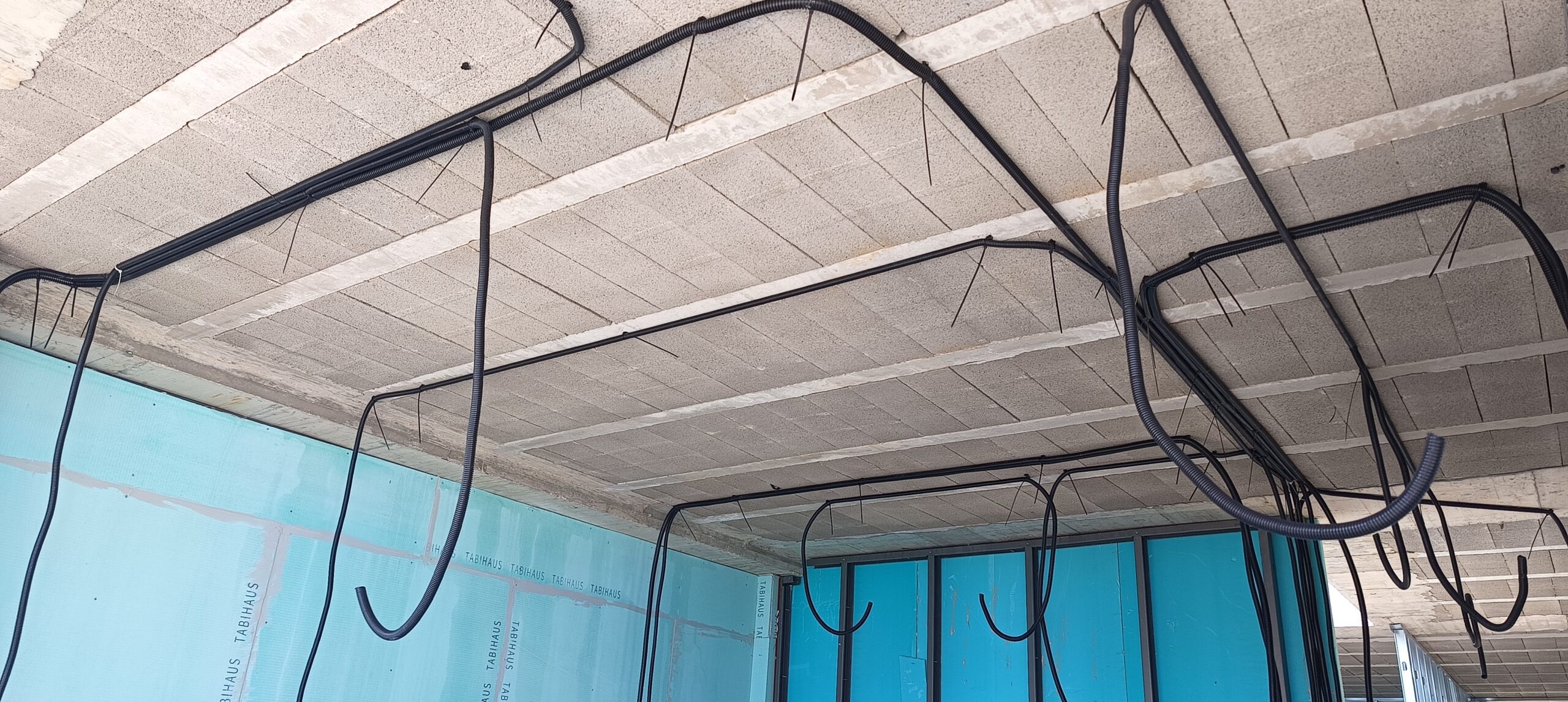 Electricista Valencia - instalación enchufes y puntos de luz